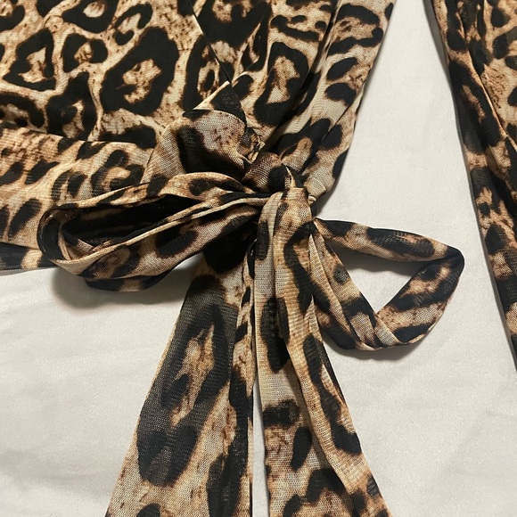 Leopard Print Long Sleeve Top Size M - Picture 3 of 4